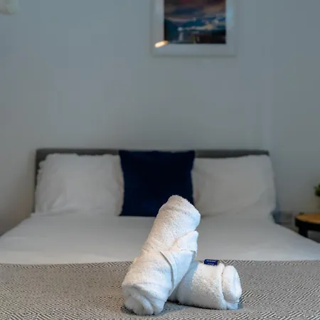 Stylish City Center Serviced Apartment In Bristol Exterior photo