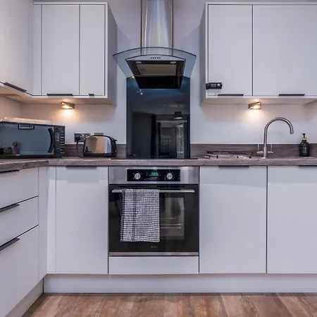 Stylish City Center Serviced Apartment In Bristol Exterior photo